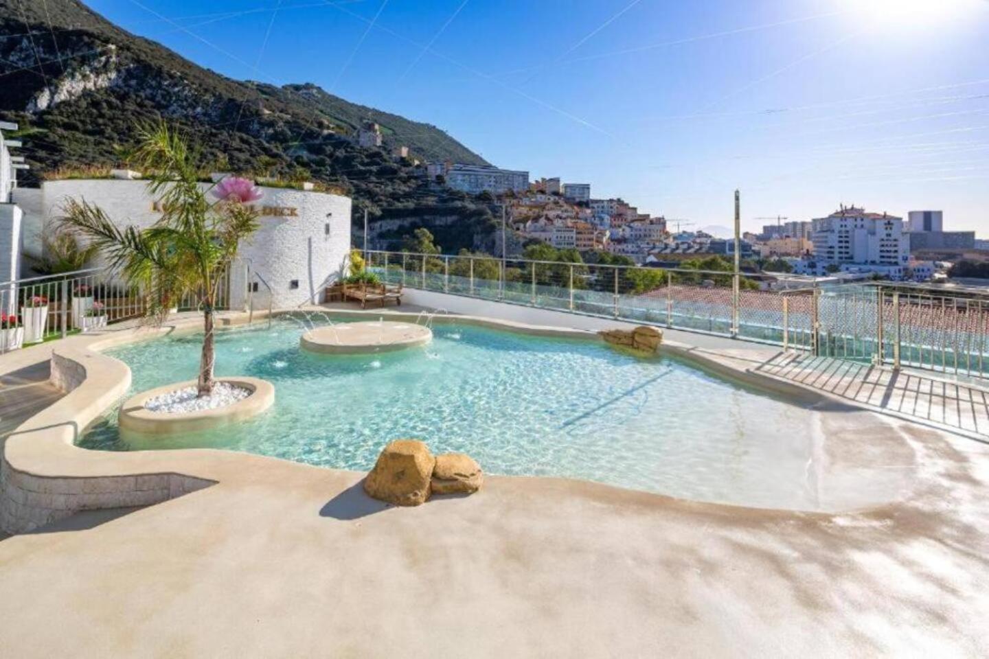 Urban Oasis At Luxurious Ocean Village Gibraltar Exterior photo